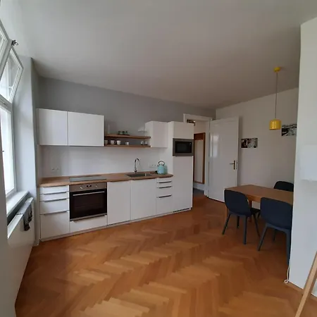 No 3 Podebradska 7, Apartment
