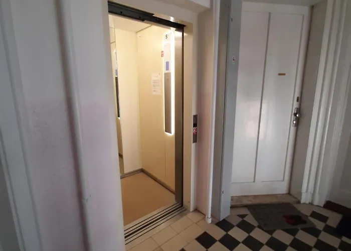 No 3 Podebradska 7, *